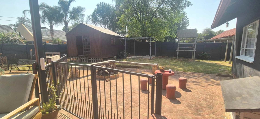 3 Bedroom Property for Sale in Brackendowns Gauteng