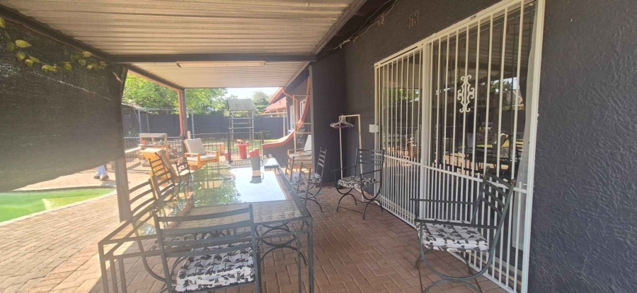 3 Bedroom Property for Sale in Brackendowns Gauteng