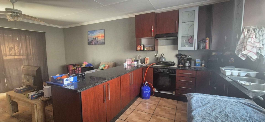 3 Bedroom Property for Sale in Brackendowns Gauteng