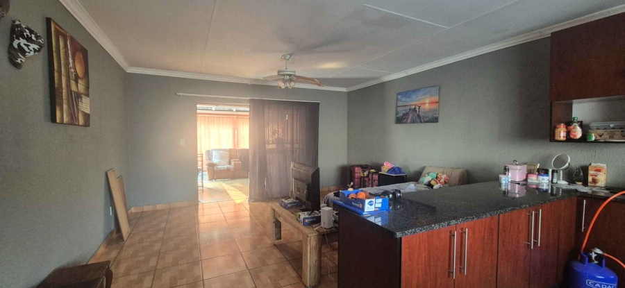 3 Bedroom Property for Sale in Brackendowns Gauteng
