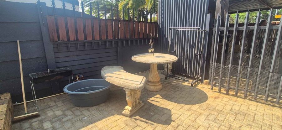3 Bedroom Property for Sale in Brackendowns Gauteng