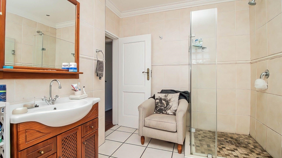 3 Bedroom Property for Sale in Lakefield Gauteng