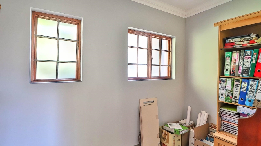 3 Bedroom Property for Sale in Lakefield Gauteng