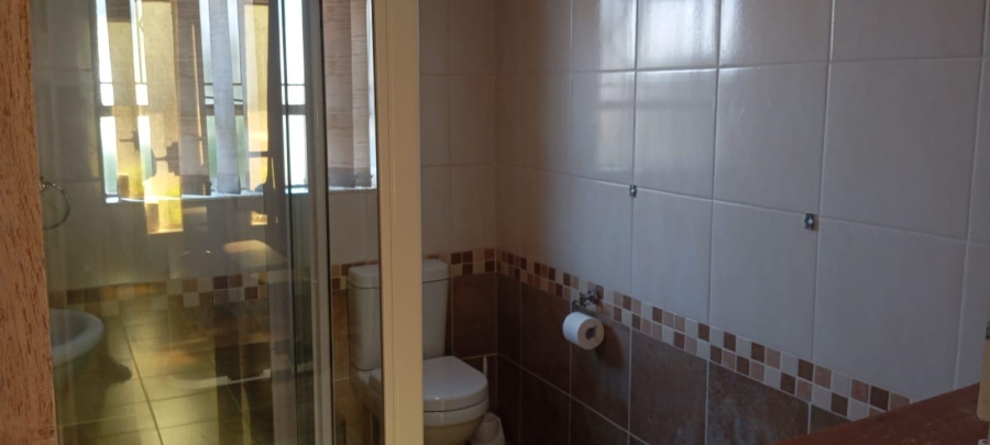 To Let 1 Bedroom Property for Rent in Brackenhurst Gauteng