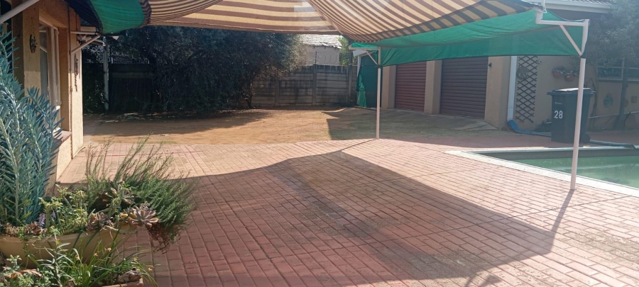 To Let 1 Bedroom Property for Rent in Brackenhurst Gauteng