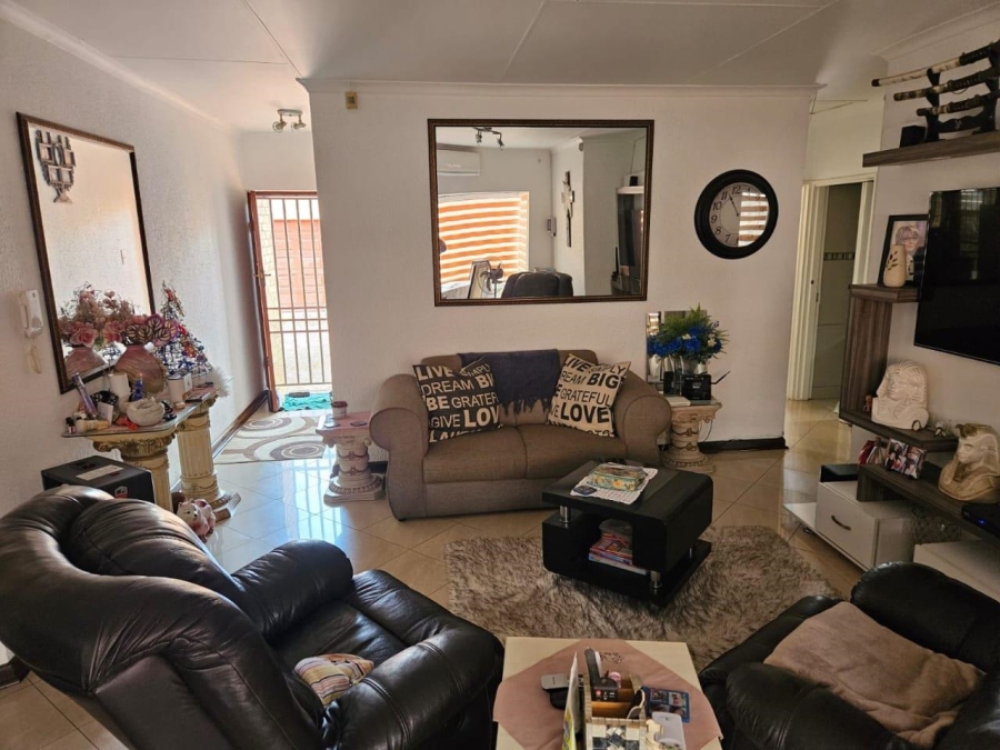 3 Bedroom Property for Sale in New Redruth Gauteng