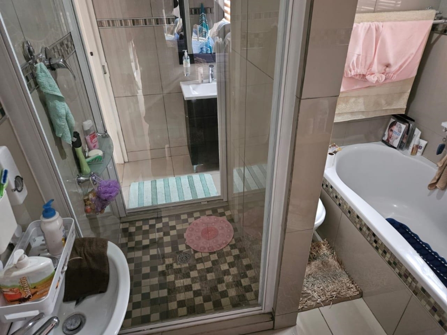 3 Bedroom Property for Sale in New Redruth Gauteng