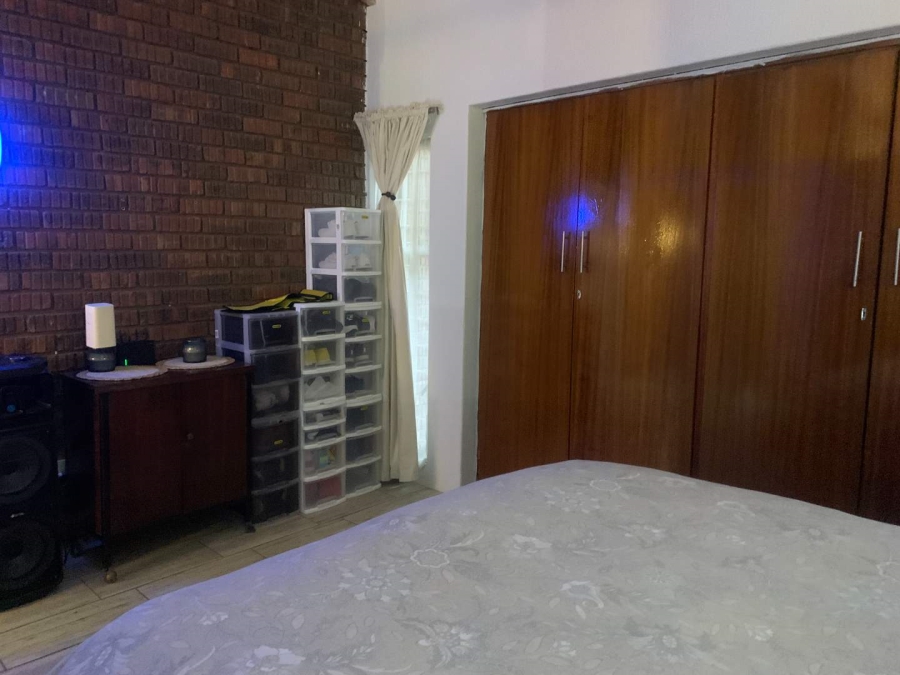 2 Bedroom Property for Sale in The Hill Gauteng