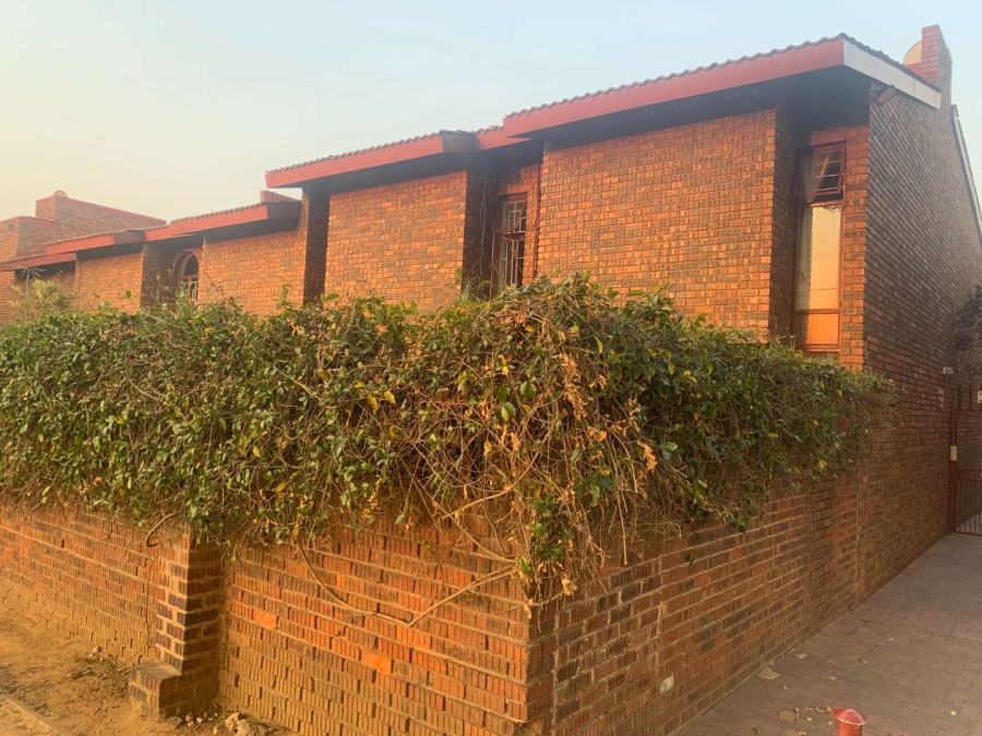 2 Bedroom Property for Sale in The Hill Gauteng