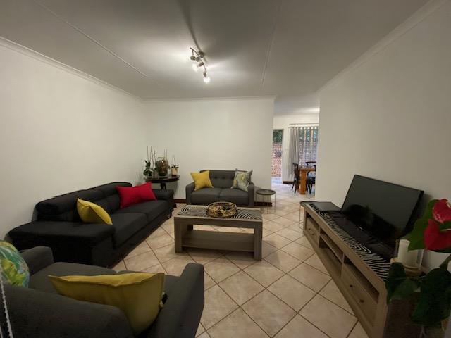 2 Bedroom Property for Sale in Die Wilgers Gauteng