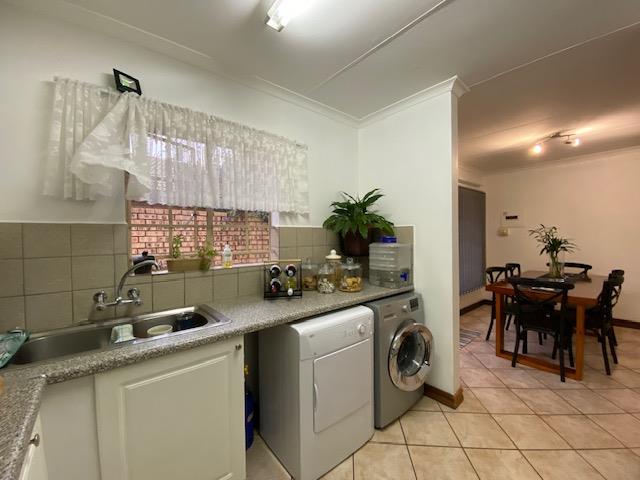 2 Bedroom Property for Sale in Die Wilgers Gauteng