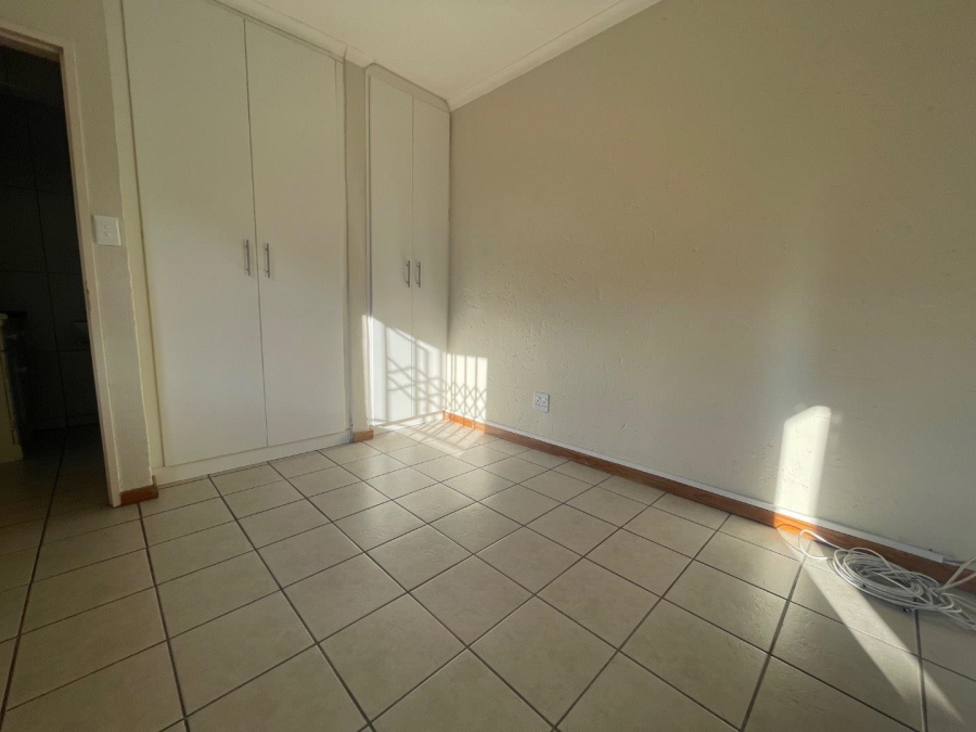 To Let 1 Bedroom Property for Rent in Terenure Gauteng