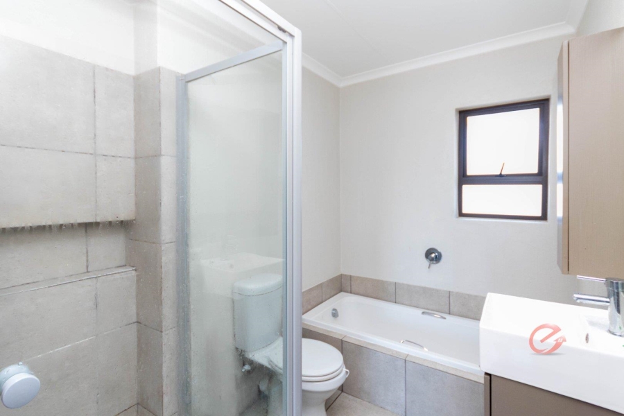 2 Bedroom Property for Sale in Broadacres Gauteng