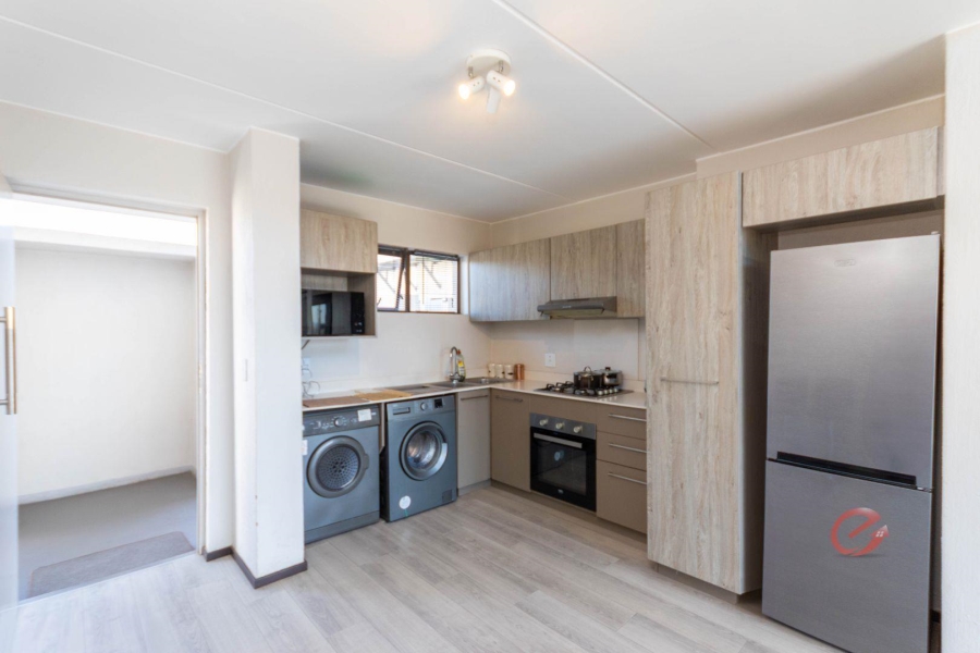 2 Bedroom Property for Sale in Broadacres Gauteng