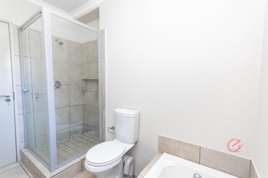 2 Bedroom Property for Sale in Broadacres Gauteng