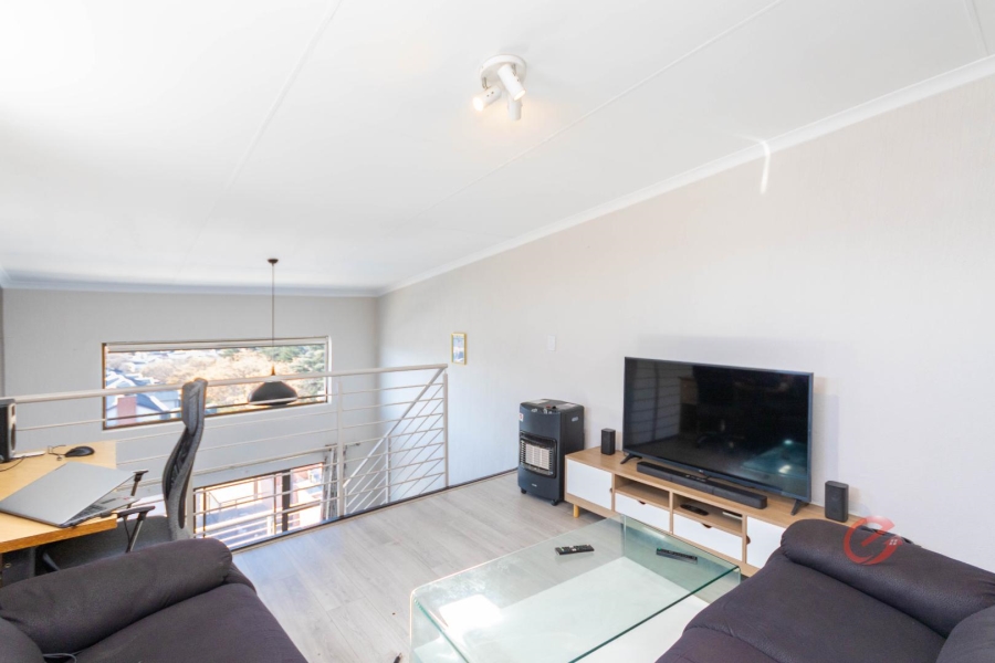 2 Bedroom Property for Sale in Broadacres Gauteng