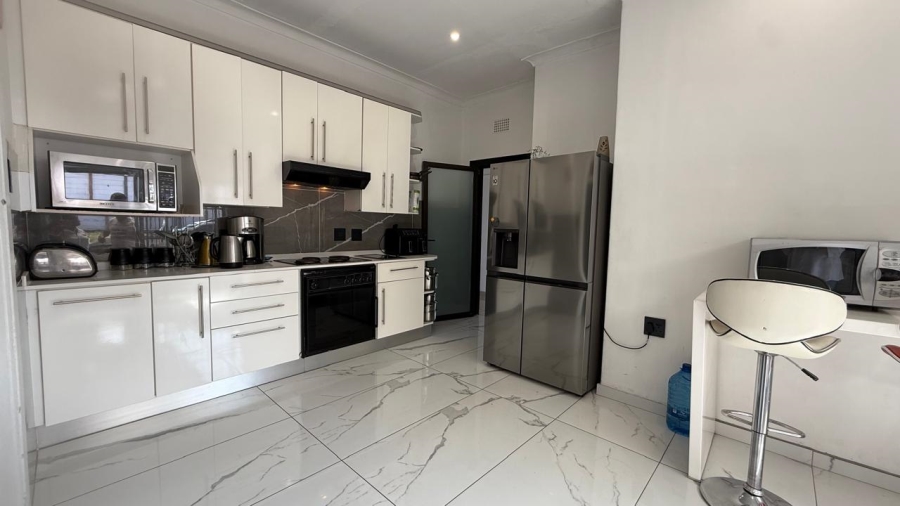 3 Bedroom Property for Sale in Roodepoort Gauteng