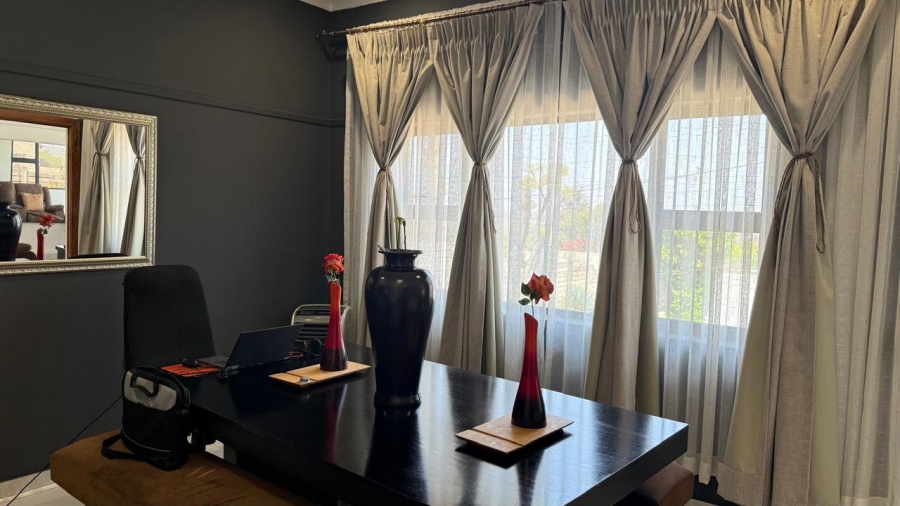 3 Bedroom Property for Sale in Roodepoort Gauteng