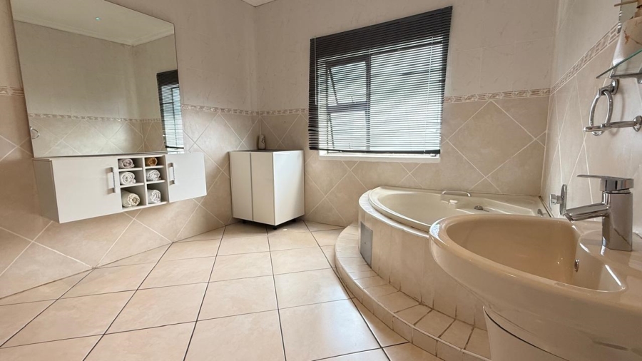 3 Bedroom Property for Sale in Roodepoort Gauteng