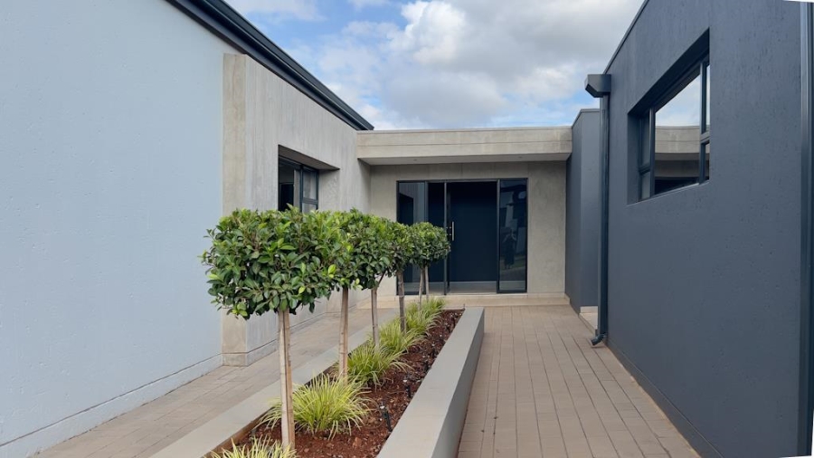 4 Bedroom Property for Sale in Midstream Heights Gauteng