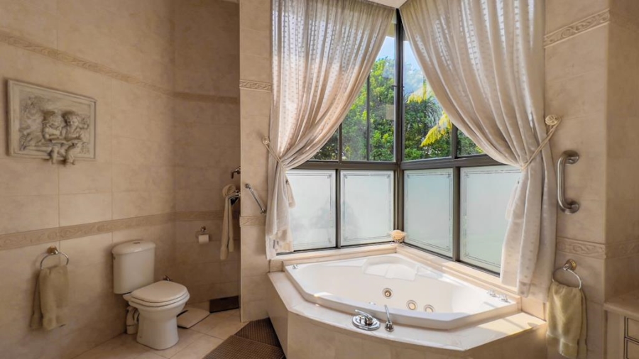 4 Bedroom Property for Sale in Faerie Glen Gauteng