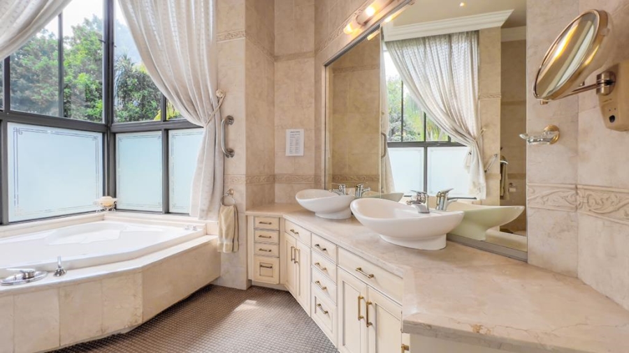 4 Bedroom Property for Sale in Faerie Glen Gauteng
