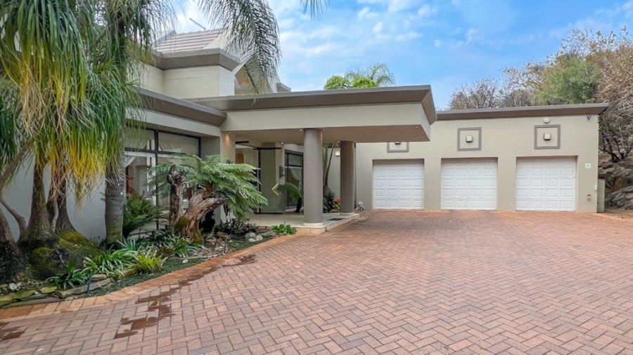 4 Bedroom Property for Sale in Faerie Glen Gauteng