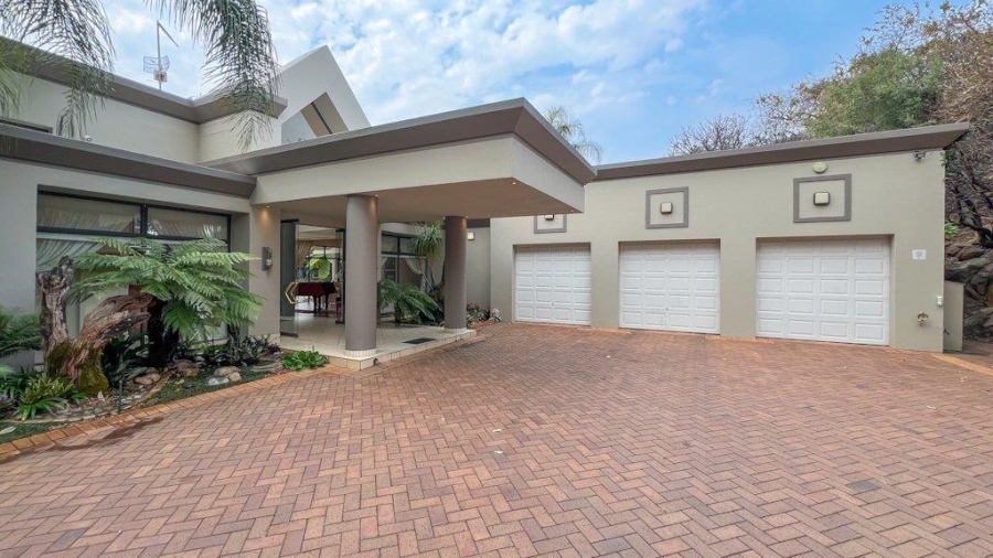 4 Bedroom Property for Sale in Faerie Glen Gauteng