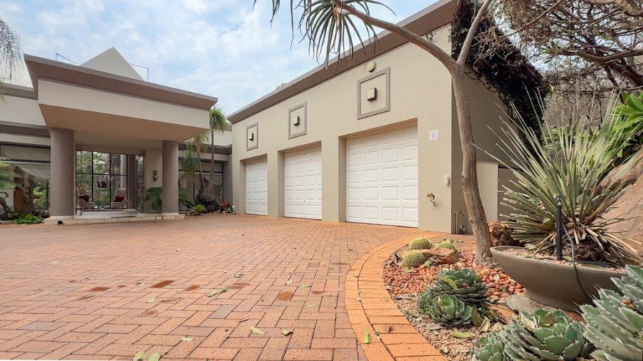 4 Bedroom Property for Sale in Faerie Glen Gauteng