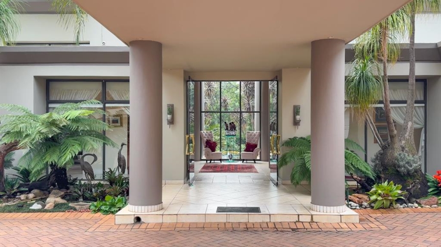 4 Bedroom Property for Sale in Faerie Glen Gauteng