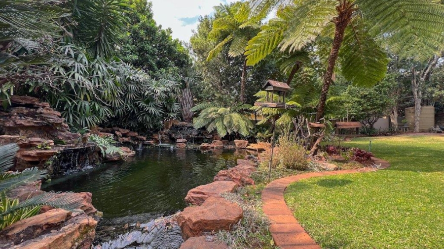 4 Bedroom Property for Sale in Faerie Glen Gauteng