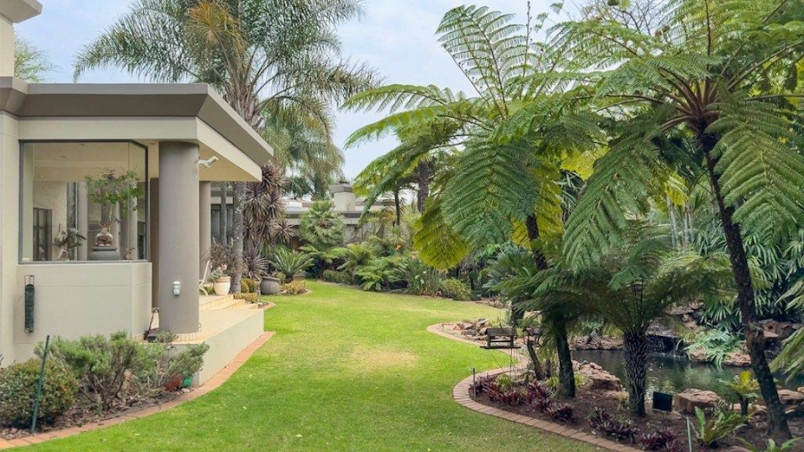 4 Bedroom Property for Sale in Faerie Glen Gauteng
