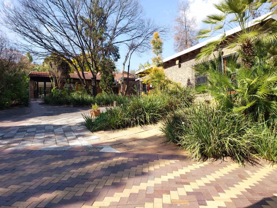 To Let commercial Property for Rent in Bryanston Gauteng