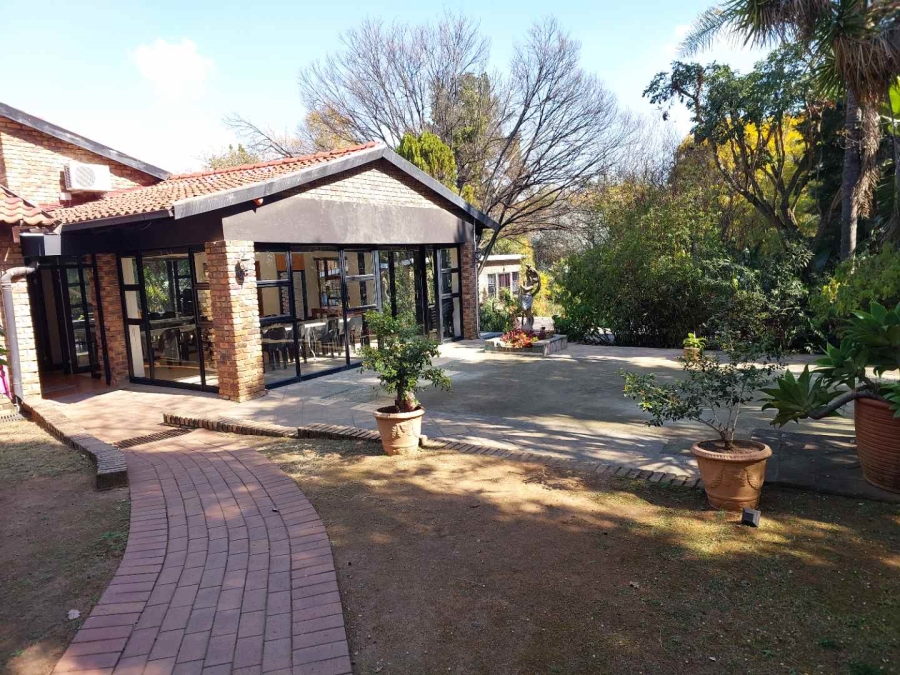 To Let 7 Bedroom Property for Rent in Bryanston Gauteng
