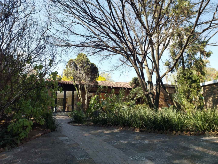 To Let 7 Bedroom Property for Rent in Bryanston Gauteng