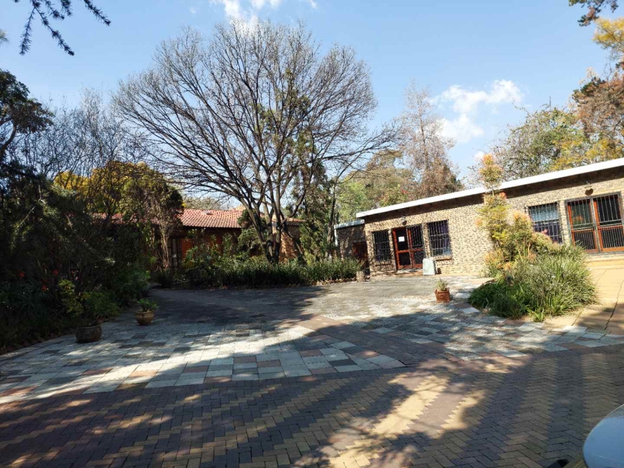 To Let 7 Bedroom Property for Rent in Bryanston Gauteng