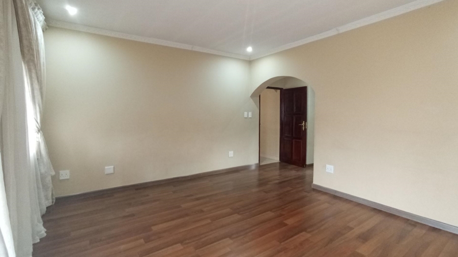 5 Bedroom Property for Sale in Blue Valley Golf Estate Gauteng