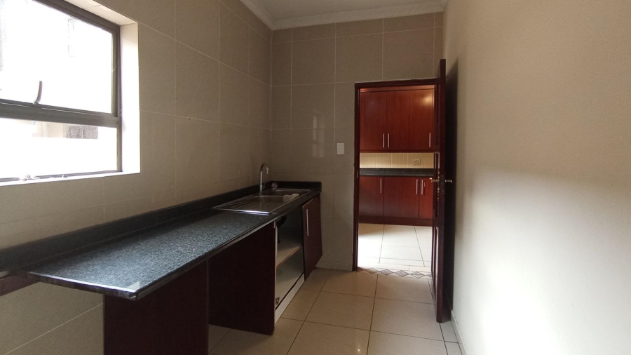 5 Bedroom Property for Sale in Blue Valley Golf Estate Gauteng