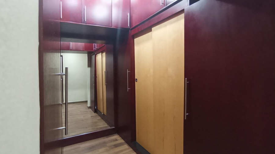 5 Bedroom Property for Sale in Blue Valley Golf Estate Gauteng
