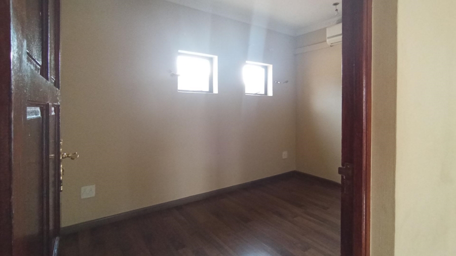5 Bedroom Property for Sale in Blue Valley Golf Estate Gauteng