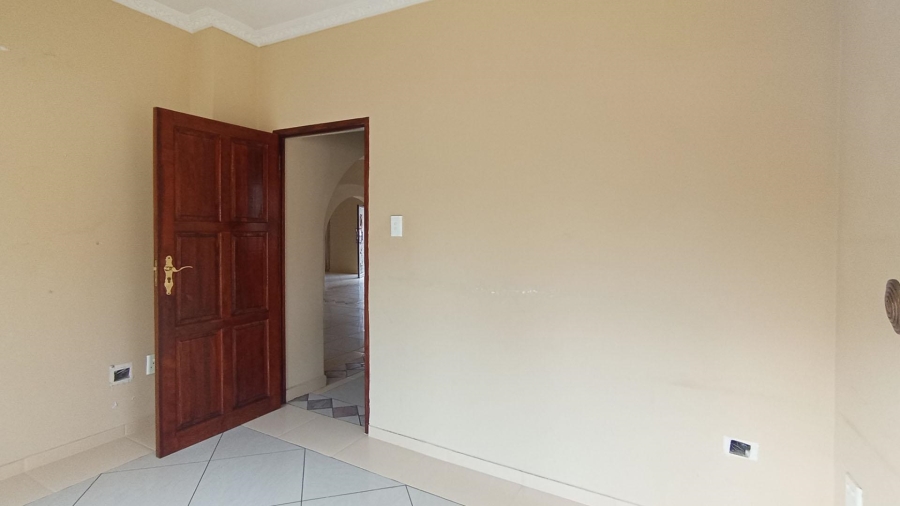 5 Bedroom Property for Sale in Blue Valley Golf Estate Gauteng