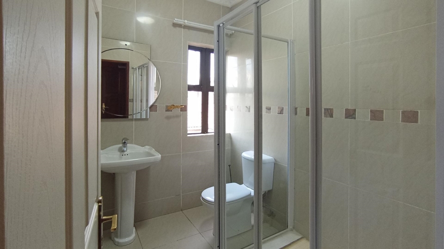 5 Bedroom Property for Sale in Blue Valley Golf Estate Gauteng