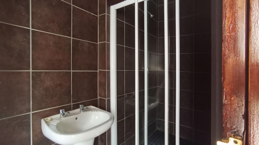 5 Bedroom Property for Sale in Blue Valley Golf Estate Gauteng