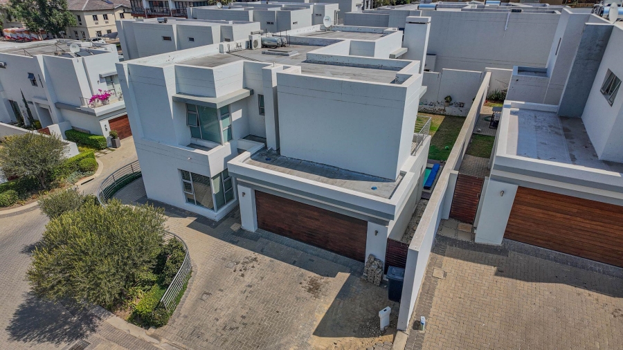 To Let 4 Bedroom Property for Rent in Bryanston Gauteng
