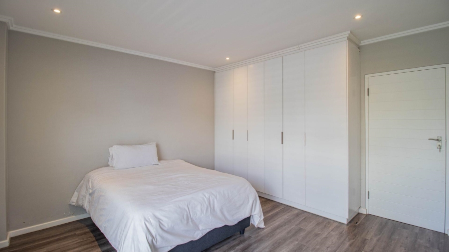 To Let 4 Bedroom Property for Rent in Bryanston Gauteng