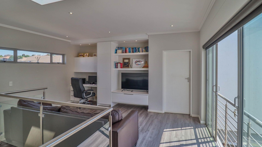 To Let 4 Bedroom Property for Rent in Bryanston Gauteng
