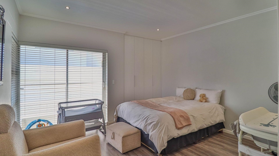 To Let 4 Bedroom Property for Rent in Bryanston Gauteng