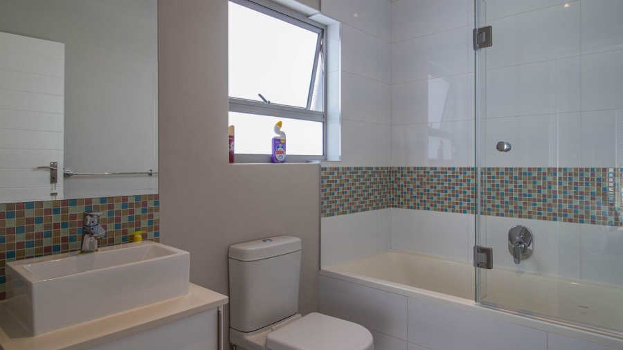 To Let 4 Bedroom Property for Rent in Bryanston Gauteng