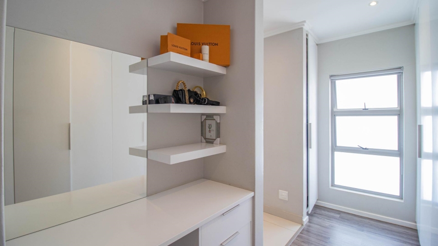 To Let 4 Bedroom Property for Rent in Bryanston Gauteng