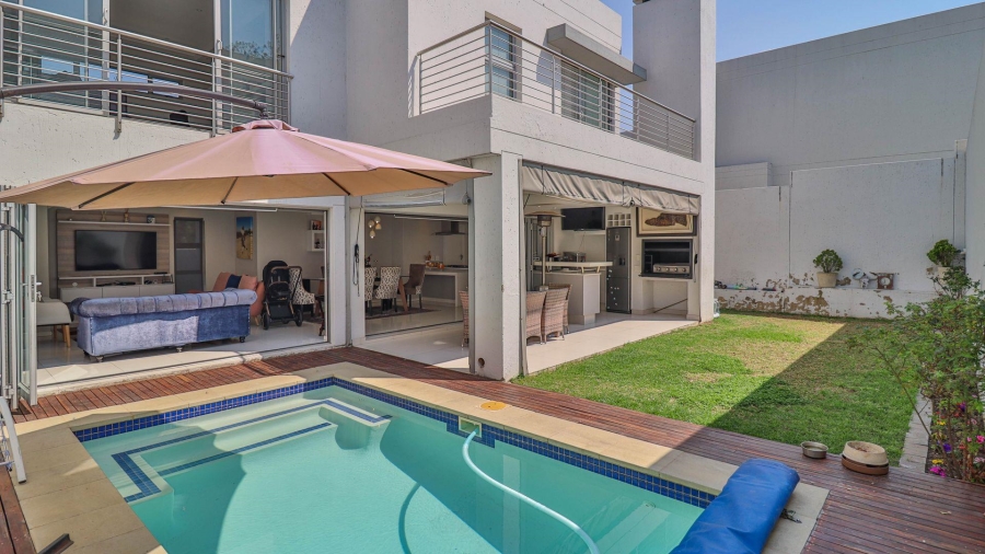 To Let 4 Bedroom Property for Rent in Bryanston Gauteng